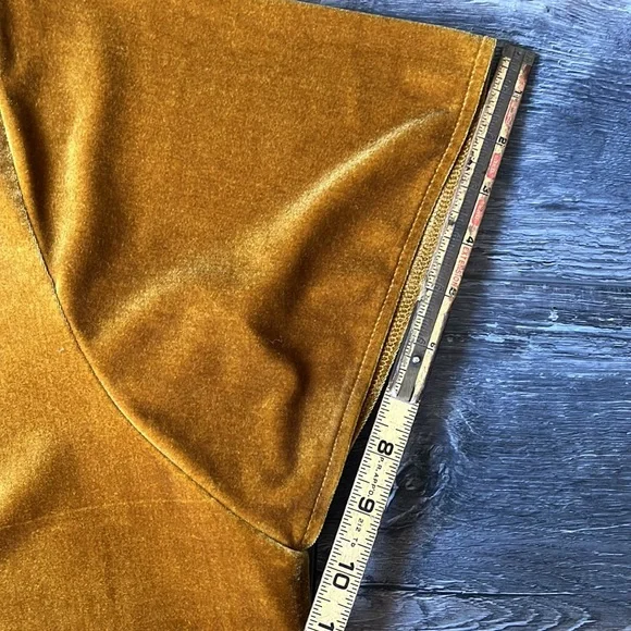 (S) Madewell Women’s Gold Velvet Blouse - Picture 9 of 9